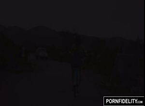 Красивой девушке сделал массаж и отодрал её в пиздёнку